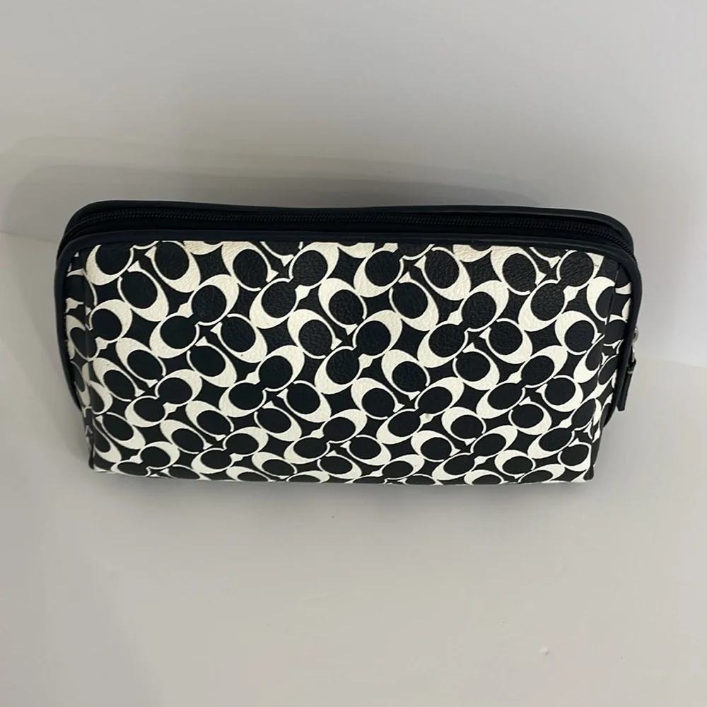 Coach Chelsea Cosmetic Pouch Black & White